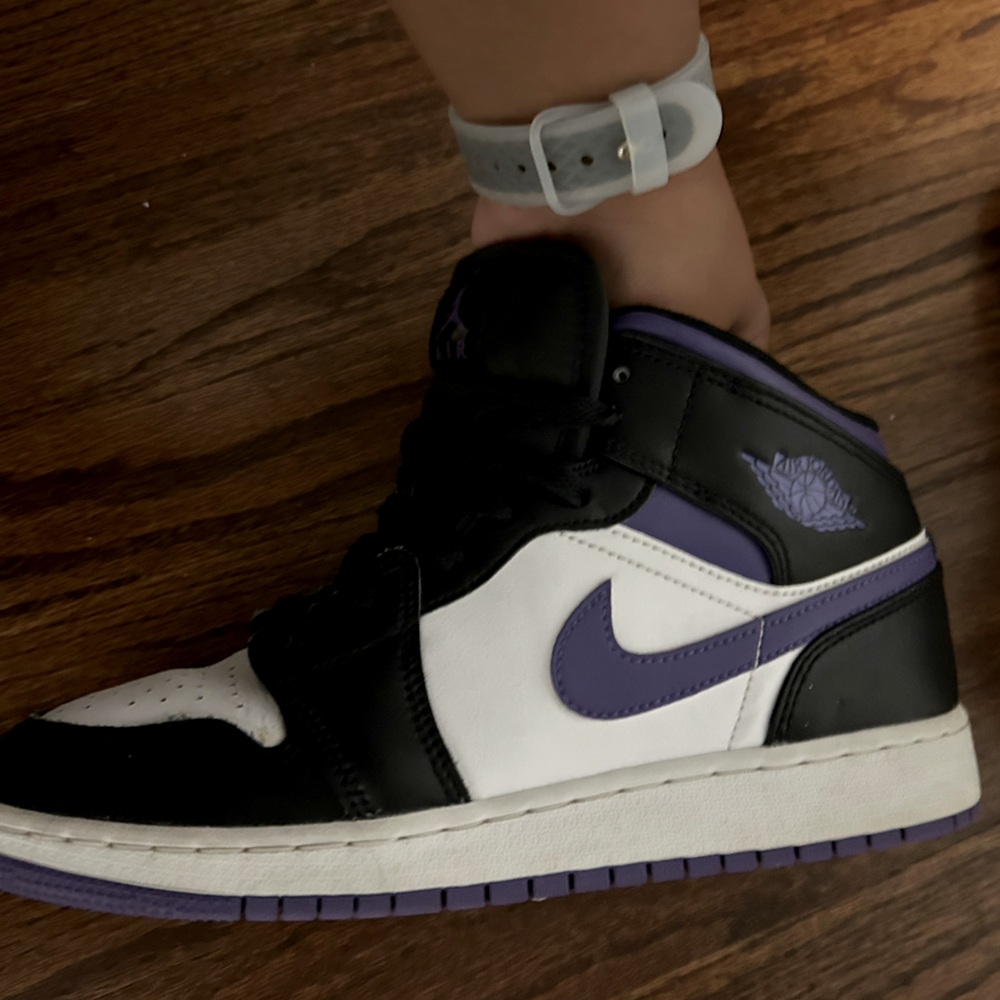 Black purple white retro 1 size 7y.